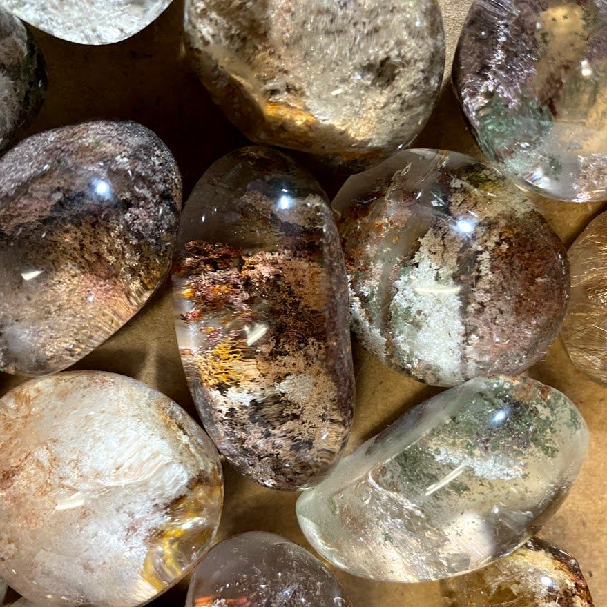 Quartz Lodolite Scenic Tumbled Stone, Size: <30g