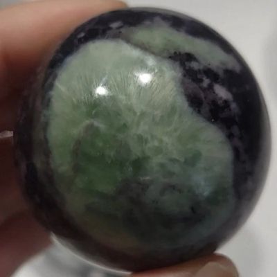 Kammererite Sphere 43mm 131g