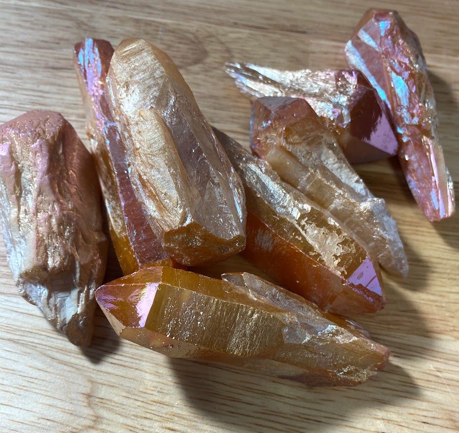 Quartz Aura Champagne Rough Point  2&quot;-3&quot; &lt; 50g