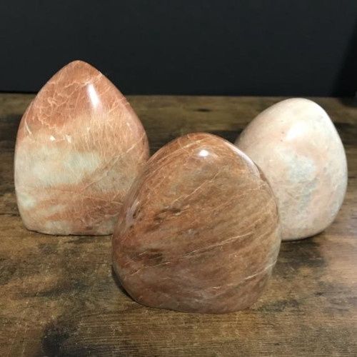 Moonstone Peach Freeform   3.5"-4.5"  / 731-759g