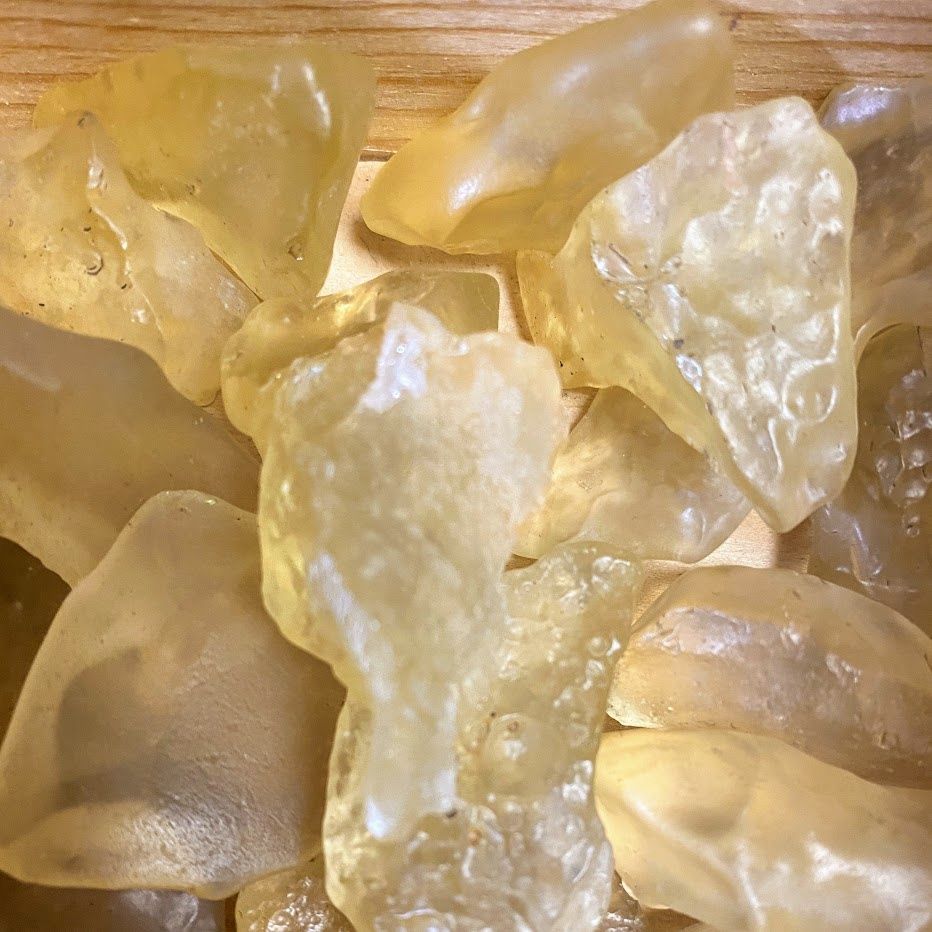 Libyan Desert Glass Specimen priced by weight, Size: <2g