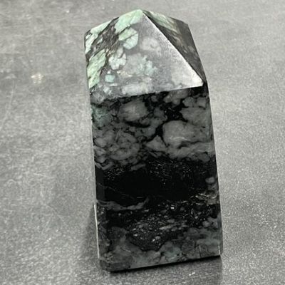 Emerald Tower 5.5"x2.5" / 1180g