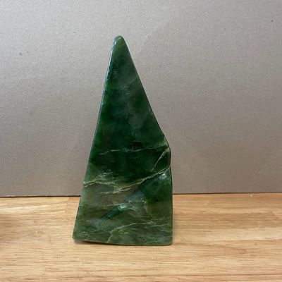 Jade Standing Freeform 6"-8" - Select