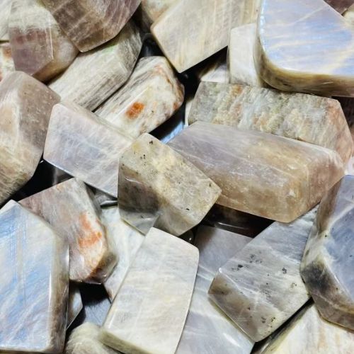 Sunstone Black Freeform Top Grade priced by weight, Type: 2&quot;-2.5&quot; | 75-149g