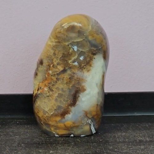 Chalcedony Standing Freeform 726g