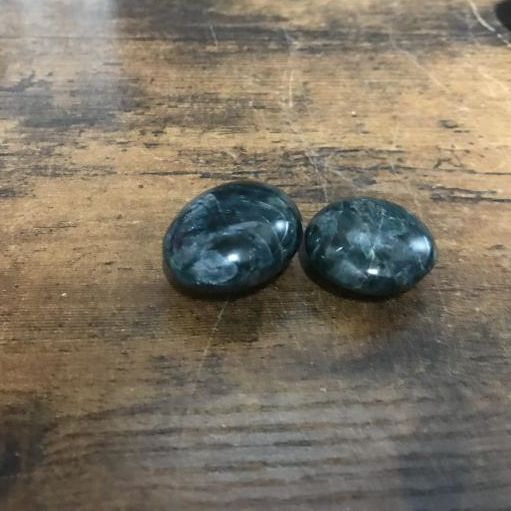 Apatite Green Palm Stone priced by weight, Size: 20-60g