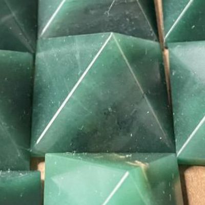 Aventurine Green Pyramid 1"-1.25"