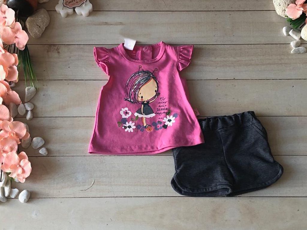 CONJUNTO 2 PZAS NIÑA VIENDO FLORES ROSA