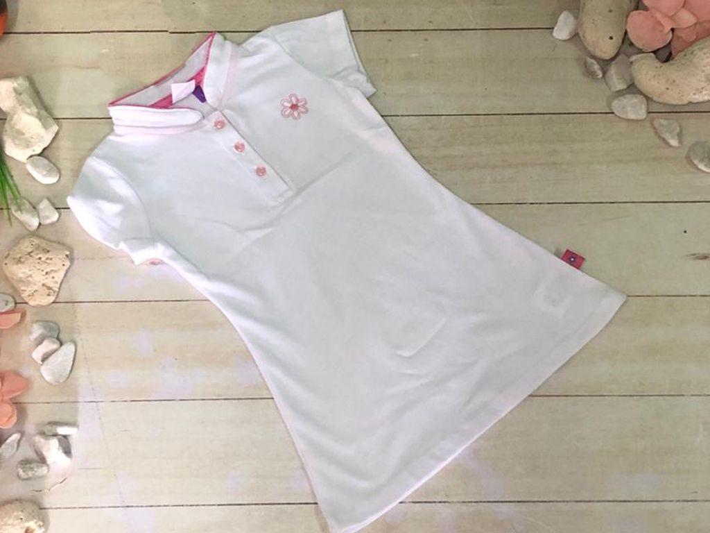 VESTIDO LISO C/1 FLOR BORDADA  BLANCO