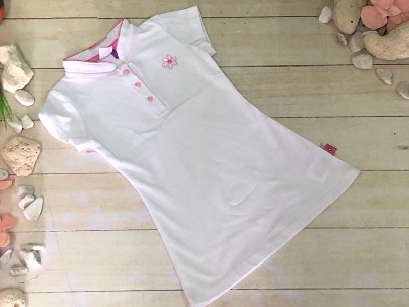 VESTIDO LISO C/1 FLOR BORDADA  BLANCO