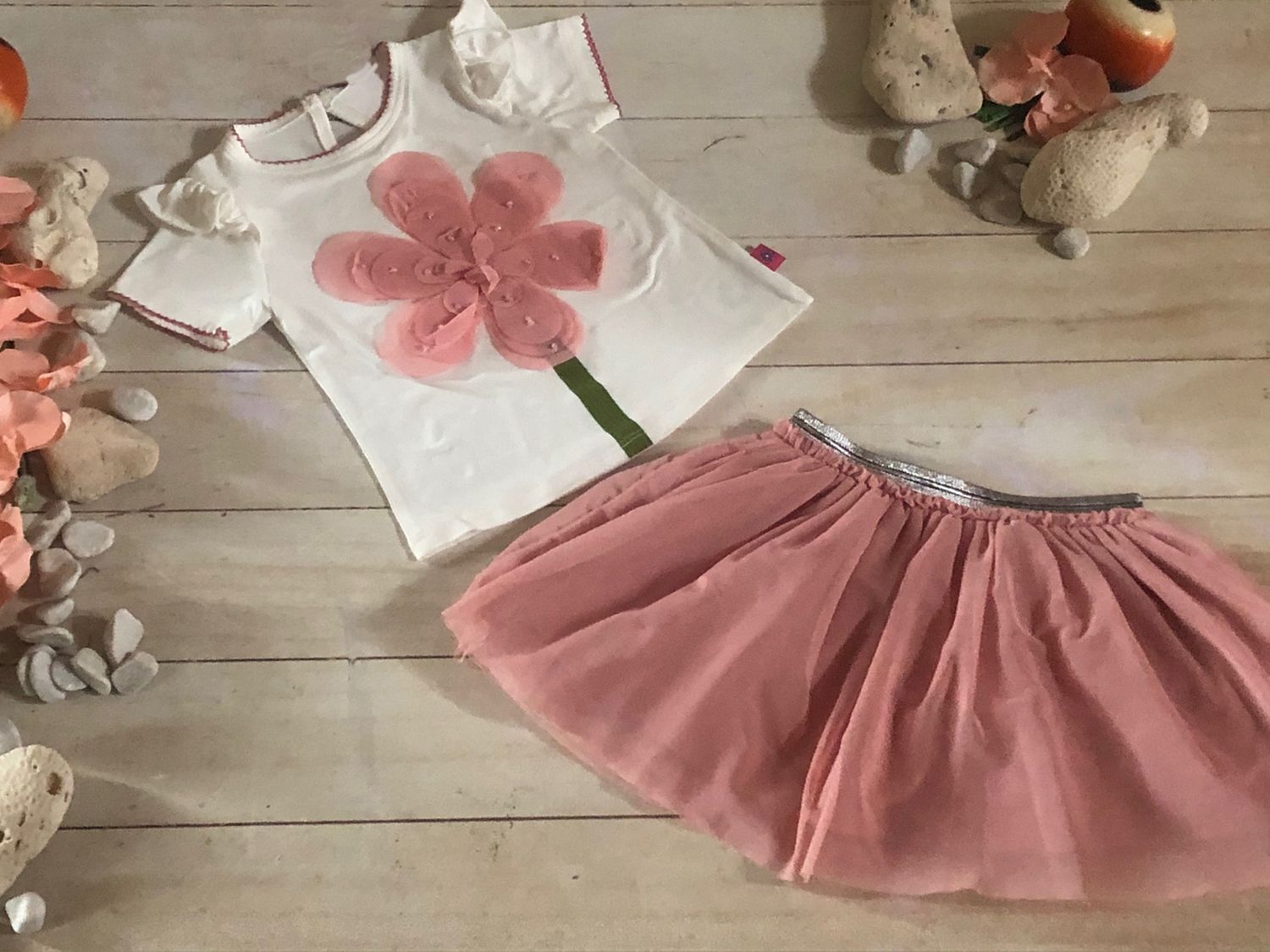CONJUNTO 2PZ BLUSA FLOR GRANDE C/TUL ROSA