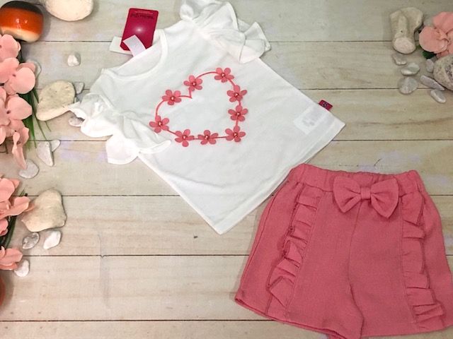 CONJUNTO 2PZ SHORT CORAZON/FLORES SALMON