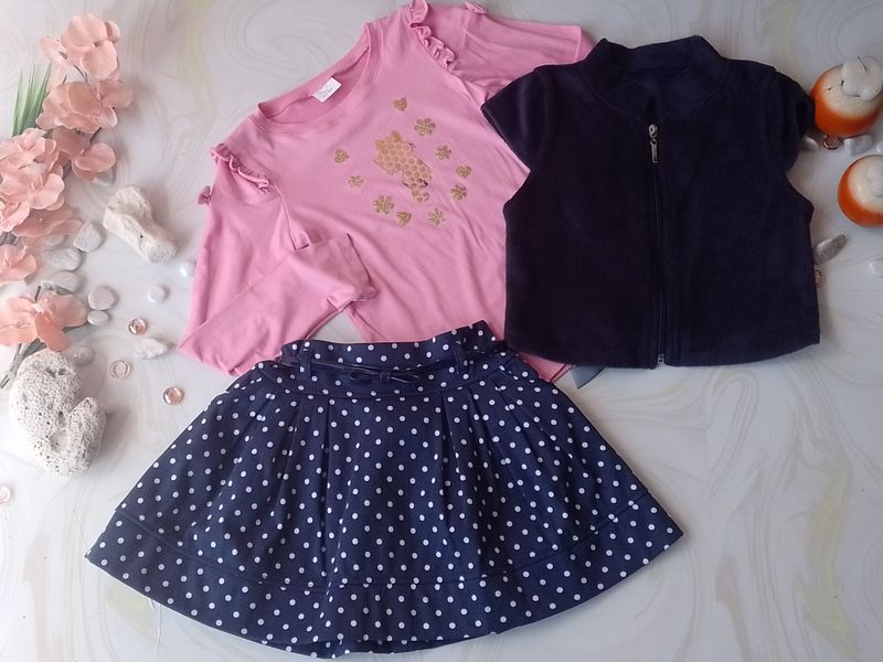 CONUNTO NIÑA FALDA AZU Y CHALECO AZUL BLUSA ROSA