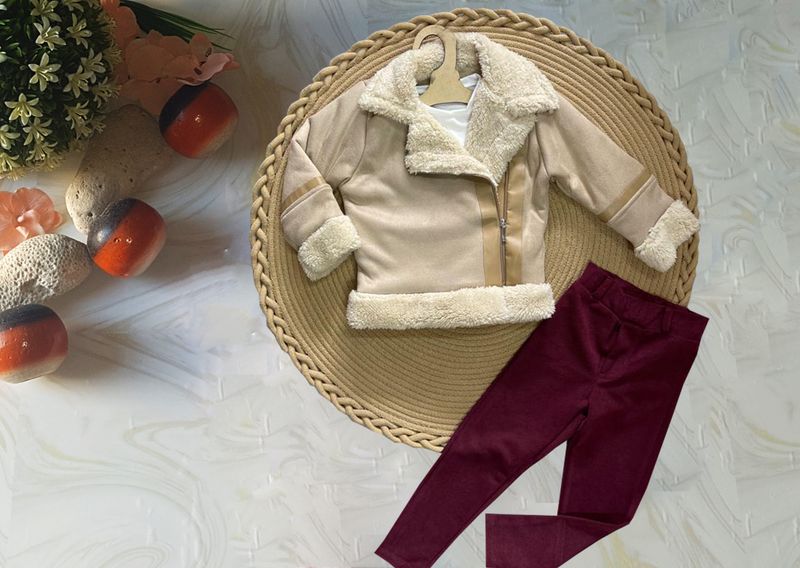 CONJUNTO 3 PZS CHAMARRA MONTANA BEIGE, LEGGIN Y BLUSA