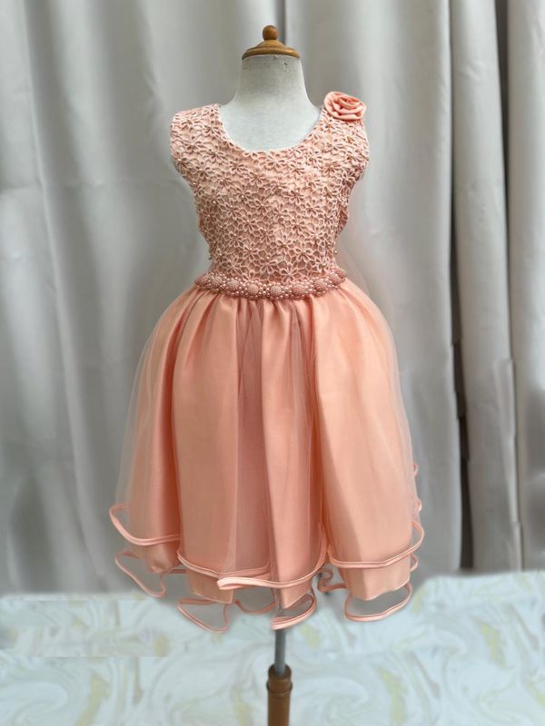 VESTIDO DE CEREMONIA SALMON CON PERLAS  CINTO