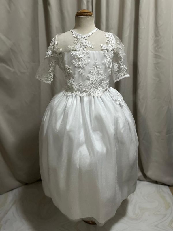 ​VESTIDO CEREMONIA COLOR BLANCO​ CON ENCAJE EN 3D EN ZONA DEL PETO