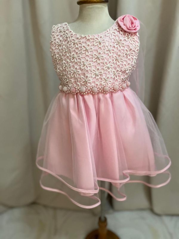 VESTIDO DE CEREMONIA ROSA CON PERLAS  CINTO