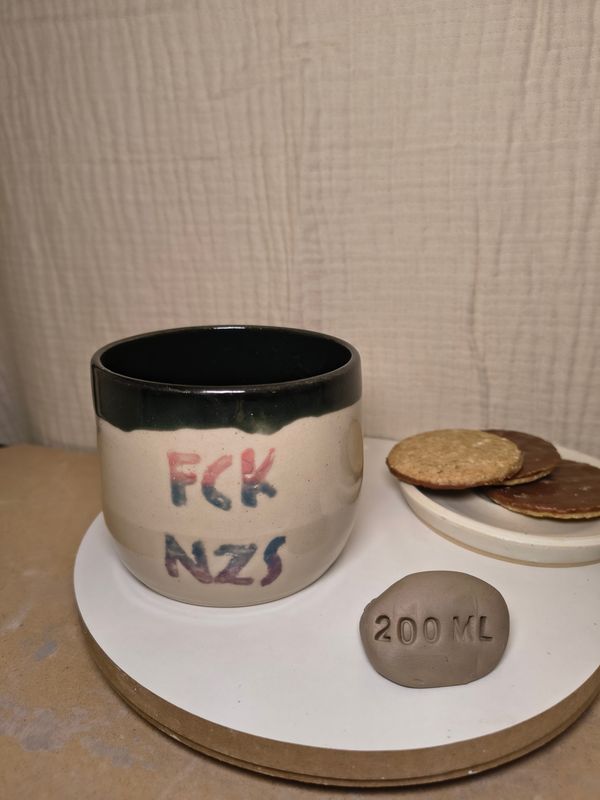 Statement Becher "FCK NZS" 200 ml