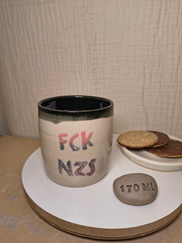Statement Becher "FCK NZS" 170 ml