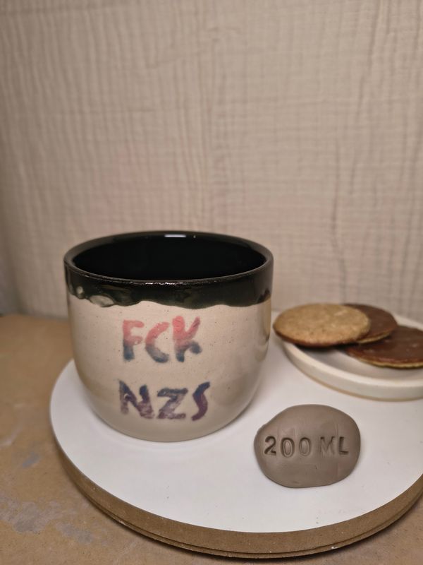 Statement Becher "FCK NZS" 200 ml