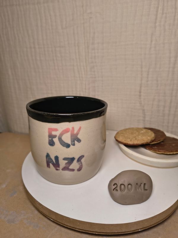 Statement Becher "FCK NZS" 200 ml