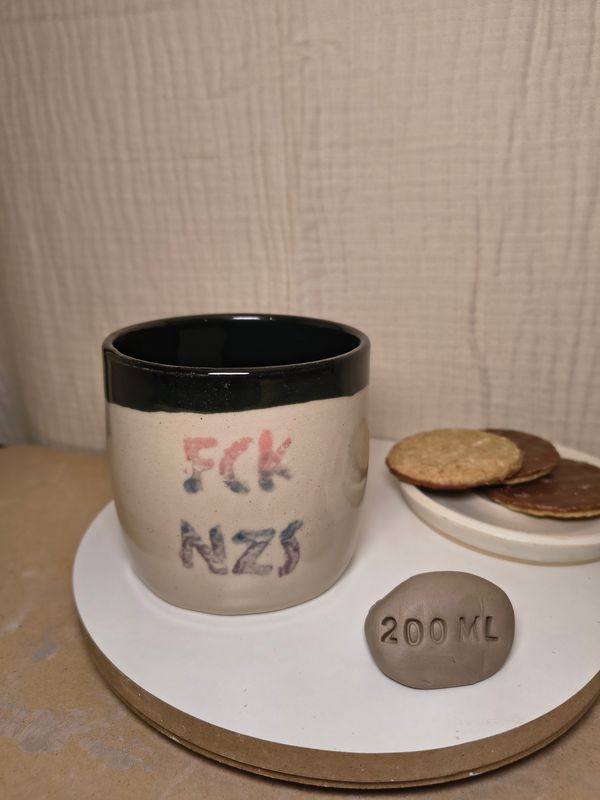 Statement Becher "FCK NZS" 200 ml
