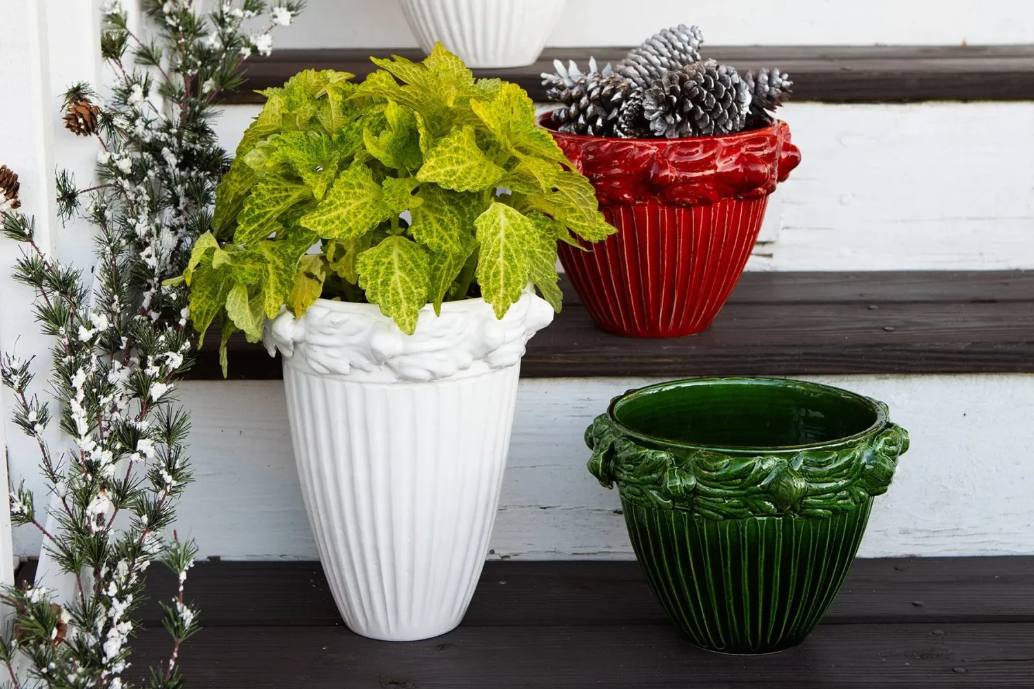Rustic Garden White Acanthus Leaf Small Cachepot