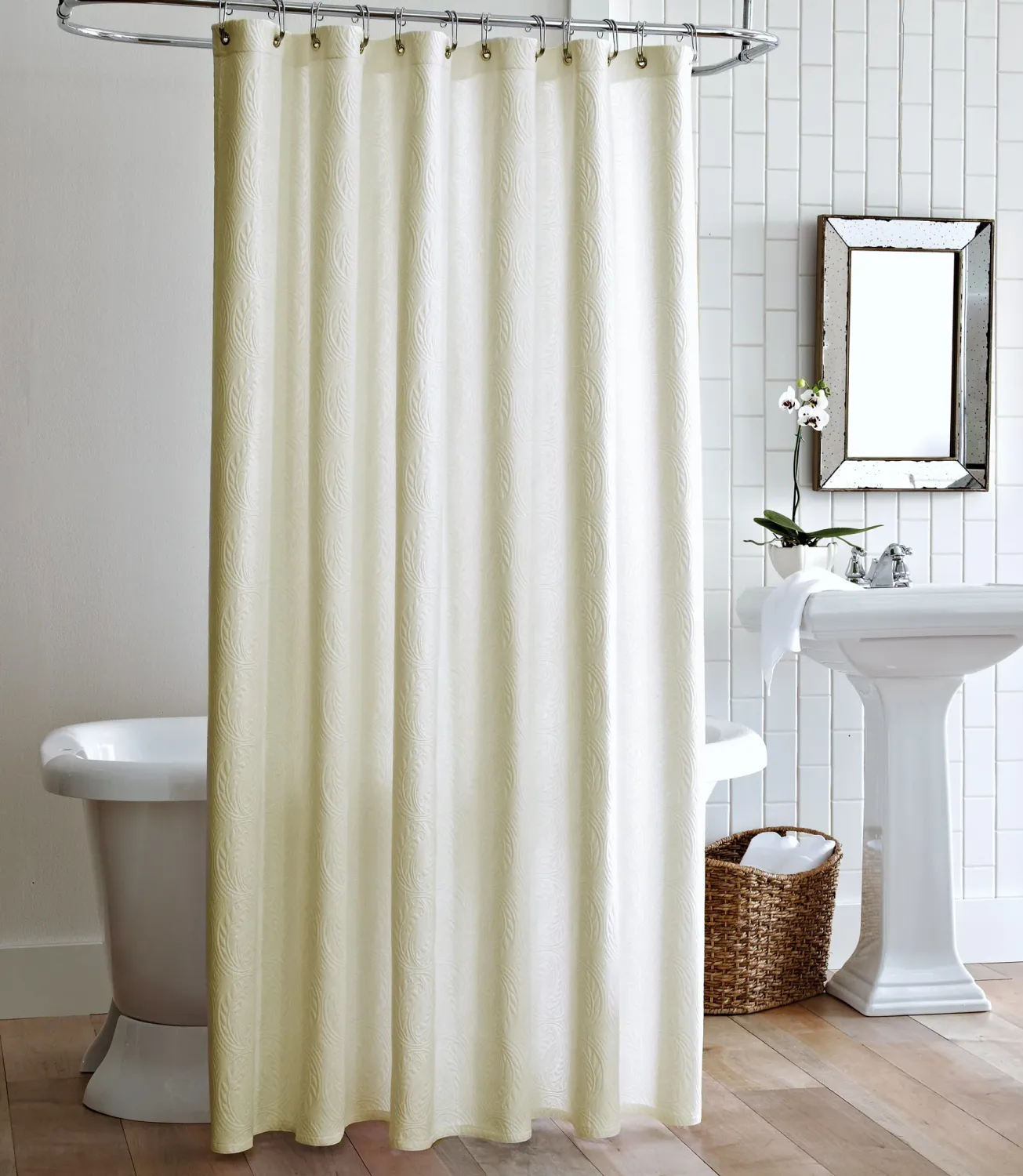 VIENNA MATELASSÉ SHOWER CURTAIN - Ivory