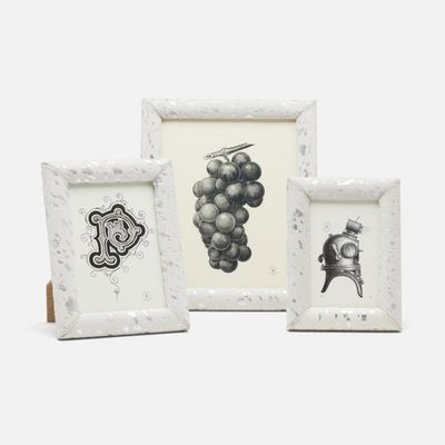 PICTURE FRAMES