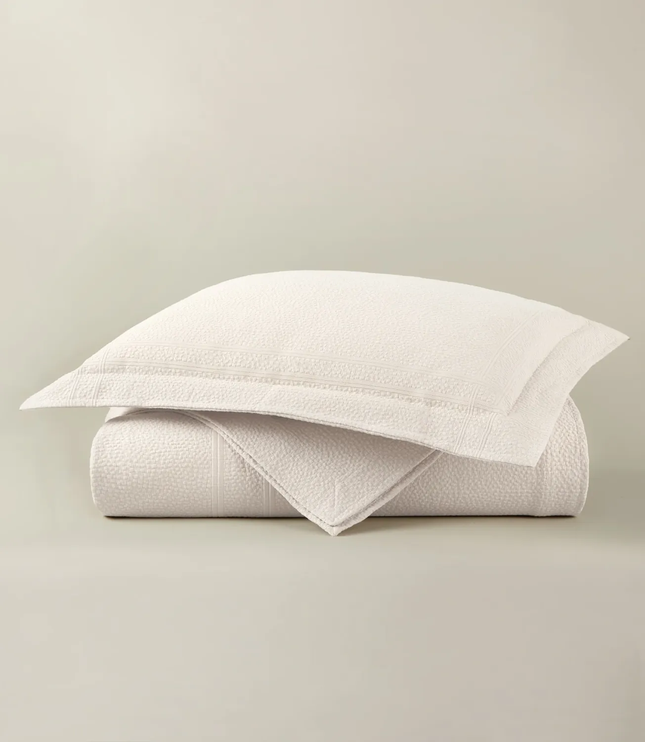 Montauk Matelassé Coverlet Plus Sham - Pearl