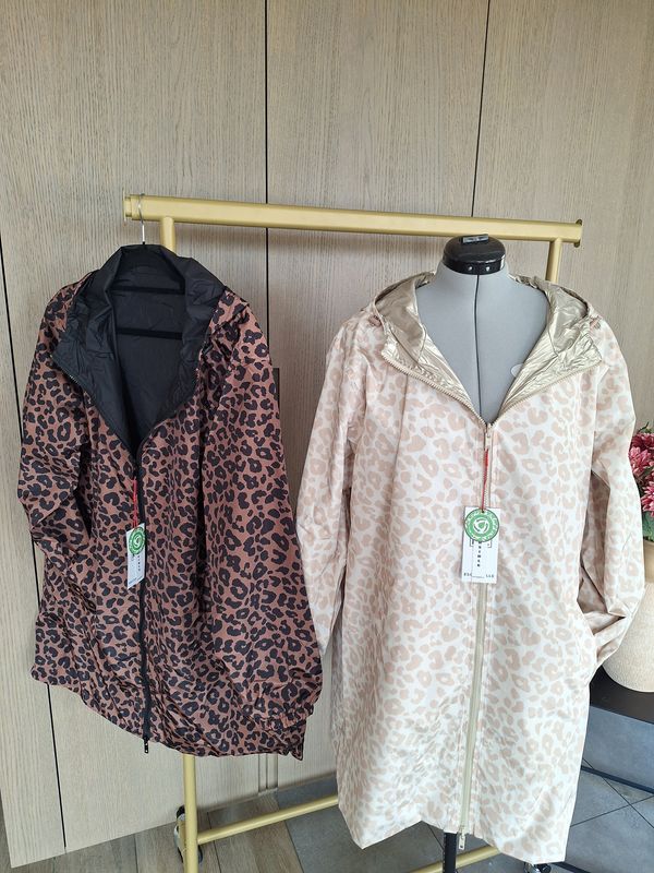 Regenjas Noa - reversible effen of panter