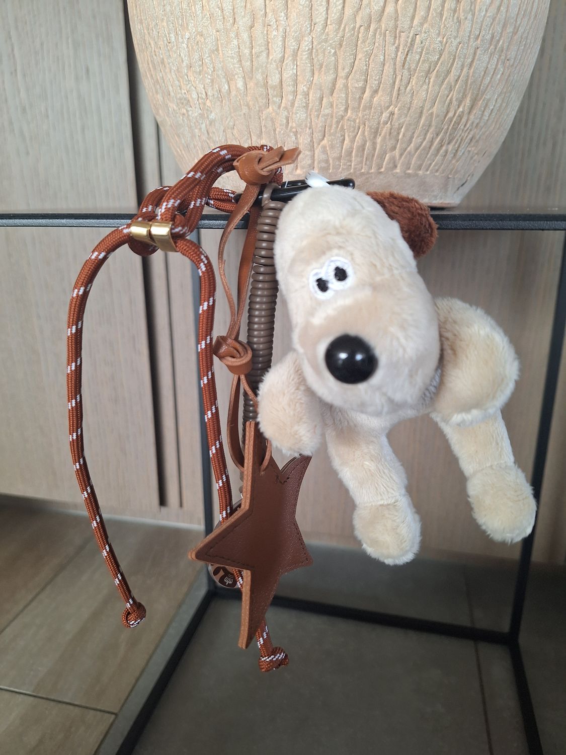 Poker Dog Bruin Tashanger