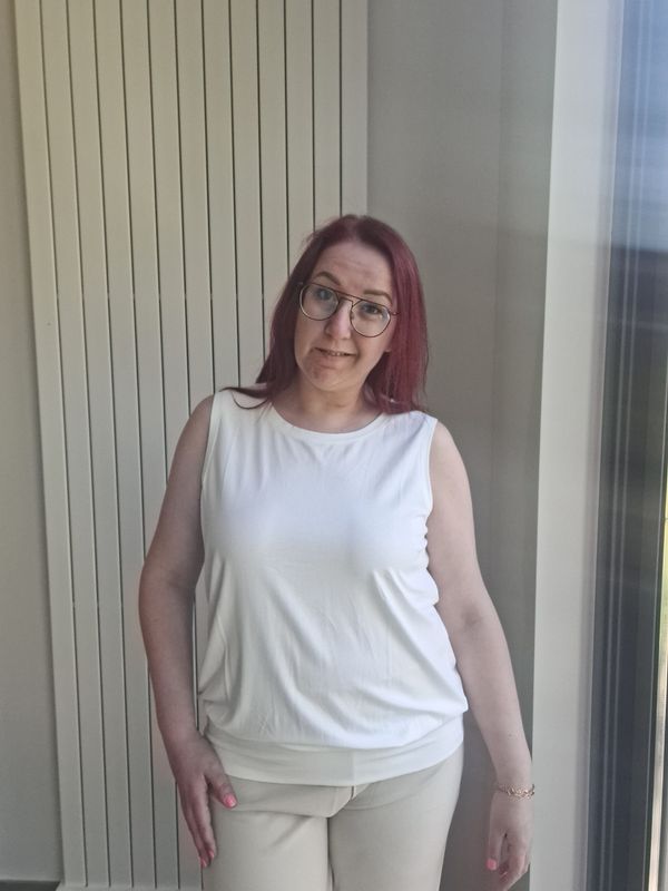 Top Yana - eenvoudig en bloezend