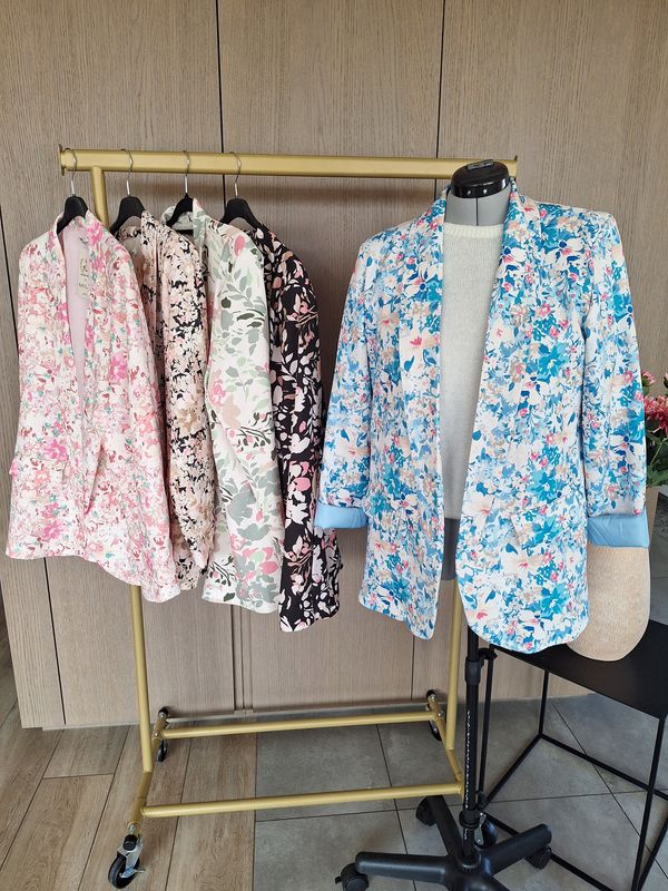 Blazer Fleur - fleurig en veelzijdig t.e.m. maatje 46