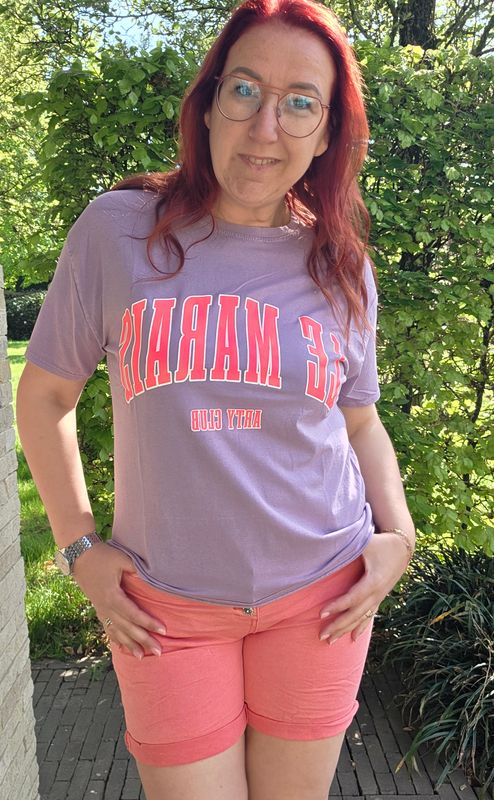 Shirt Pia - lila met neon Le Marais opdruk