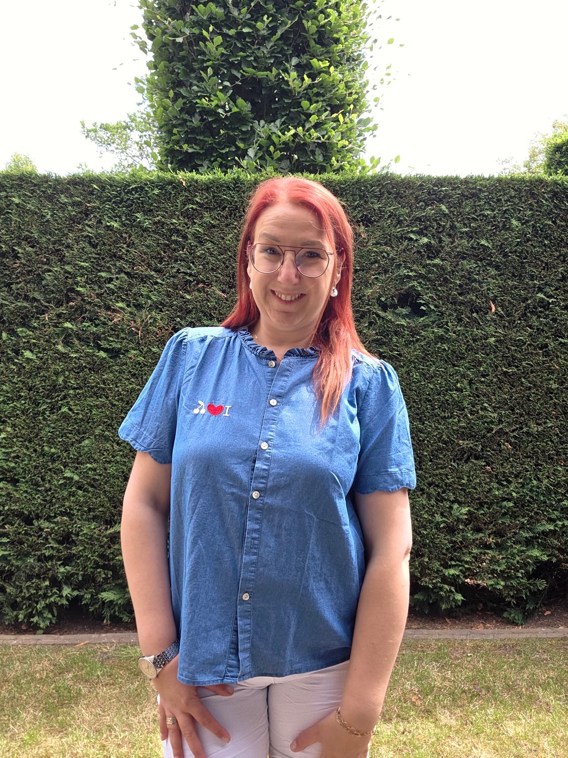 Top Shelly - ruffle kraagje en kersen detail