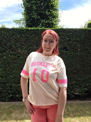 Shirt Lumi - beige met roze wellness opdruk