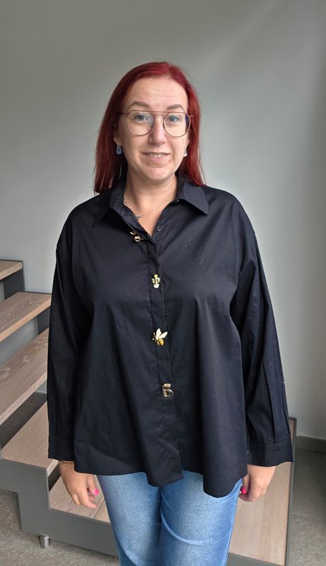 Hemd Lola - eenvoudig zwart met removable pins