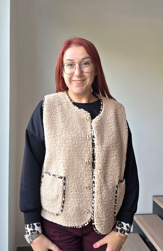 Gilet Tammie - beige bouclé met panter detail