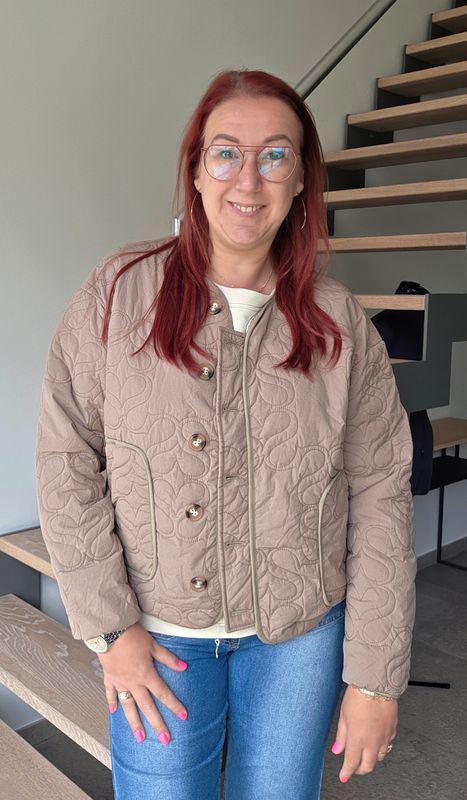 Jasje Tess - gewatteerd met gestikt patroon