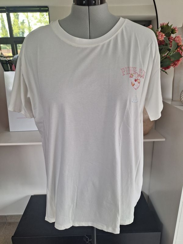 Shirt Ginnie - basic met pink gin opdruk