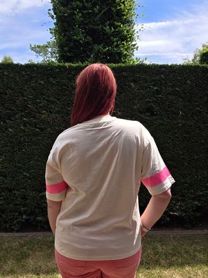 Shirt Lumi - beige met roze wellness opdruk