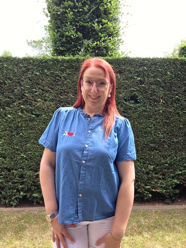 Top Shelly - ruffle kraagje en kersen detail