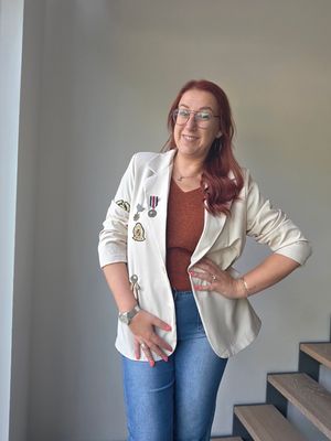 Blazer Billie - opvallend met pins en labels