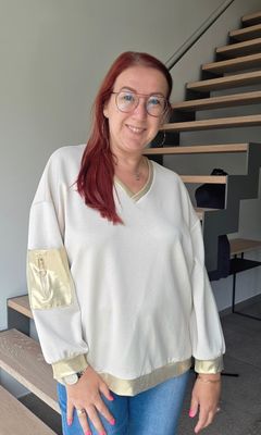 Sweater Aurelie - zacht met goud details Sweater Aurelie - zacht met goud details