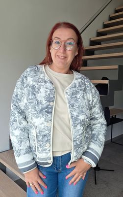 Jasje Fenne - gewatteerd met trendy print