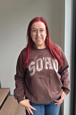 Sweater Sally - fleece binnenzijde met SOHO opdruk Sweater Sally - fleece binnenzijde met SOHO opdruk