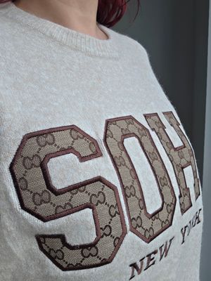 Trui Jill - dun gebreid met SOHO opdruk
