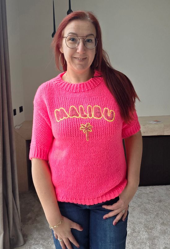 Truitje Lou - gebreid met Malibu opdruk Truitje Lou - gebreid met Malibu opdruk