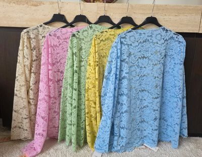 Top Carine - trendy in kant voor een maatje meer